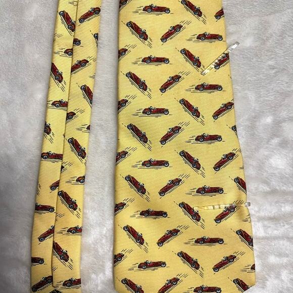 Ralph Lauren Classic Race Car All Over Print Silk Tie 56"x3.5" Pale Yellow & Red - Picture 7 of 8